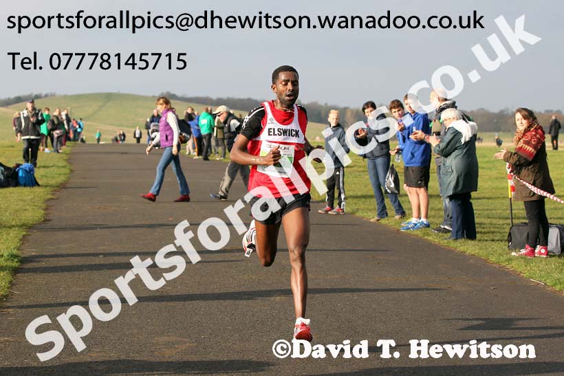Seniors Heaton Harriers Memorial Road Race. Photo: David T. Hewitson/Sports for All Pics